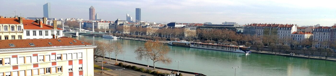 Vue du lycée sur Rhône cour 2024 2.jpg